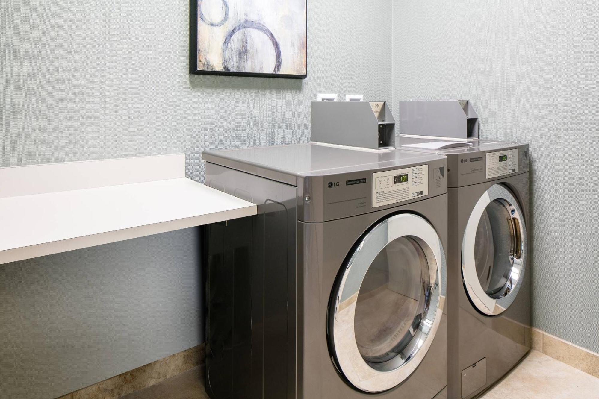 Courtyard By Marriott Omaha Bellevue At Beardmore Event Center Екстериор снимка