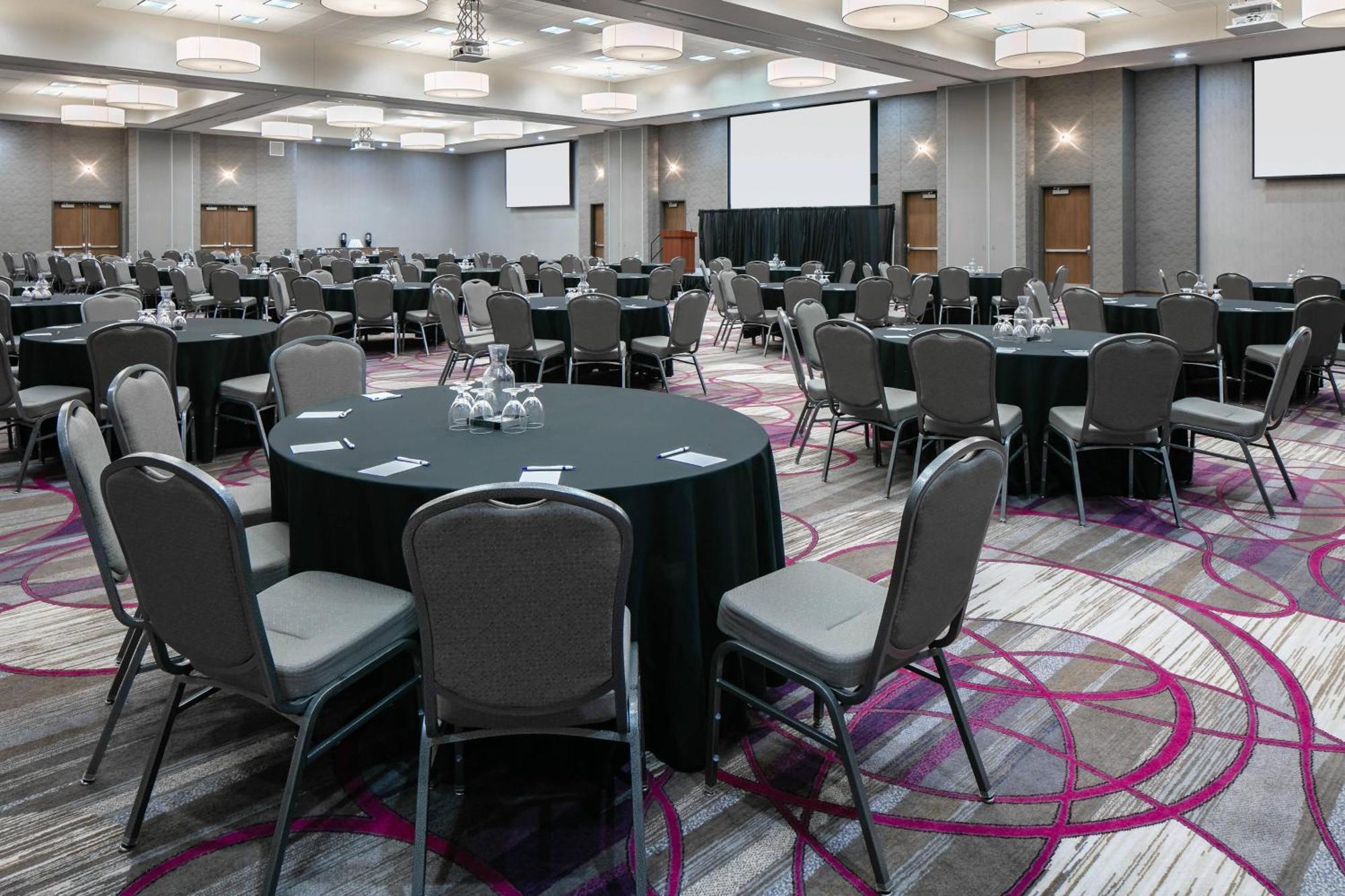 Courtyard By Marriott Omaha Bellevue At Beardmore Event Center Екстериор снимка