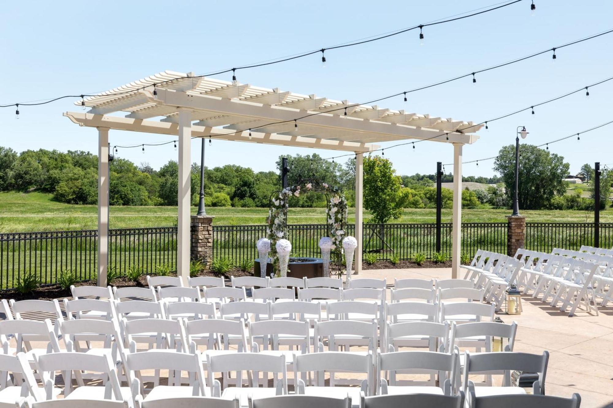 Courtyard By Marriott Omaha Bellevue At Beardmore Event Center Екстериор снимка
