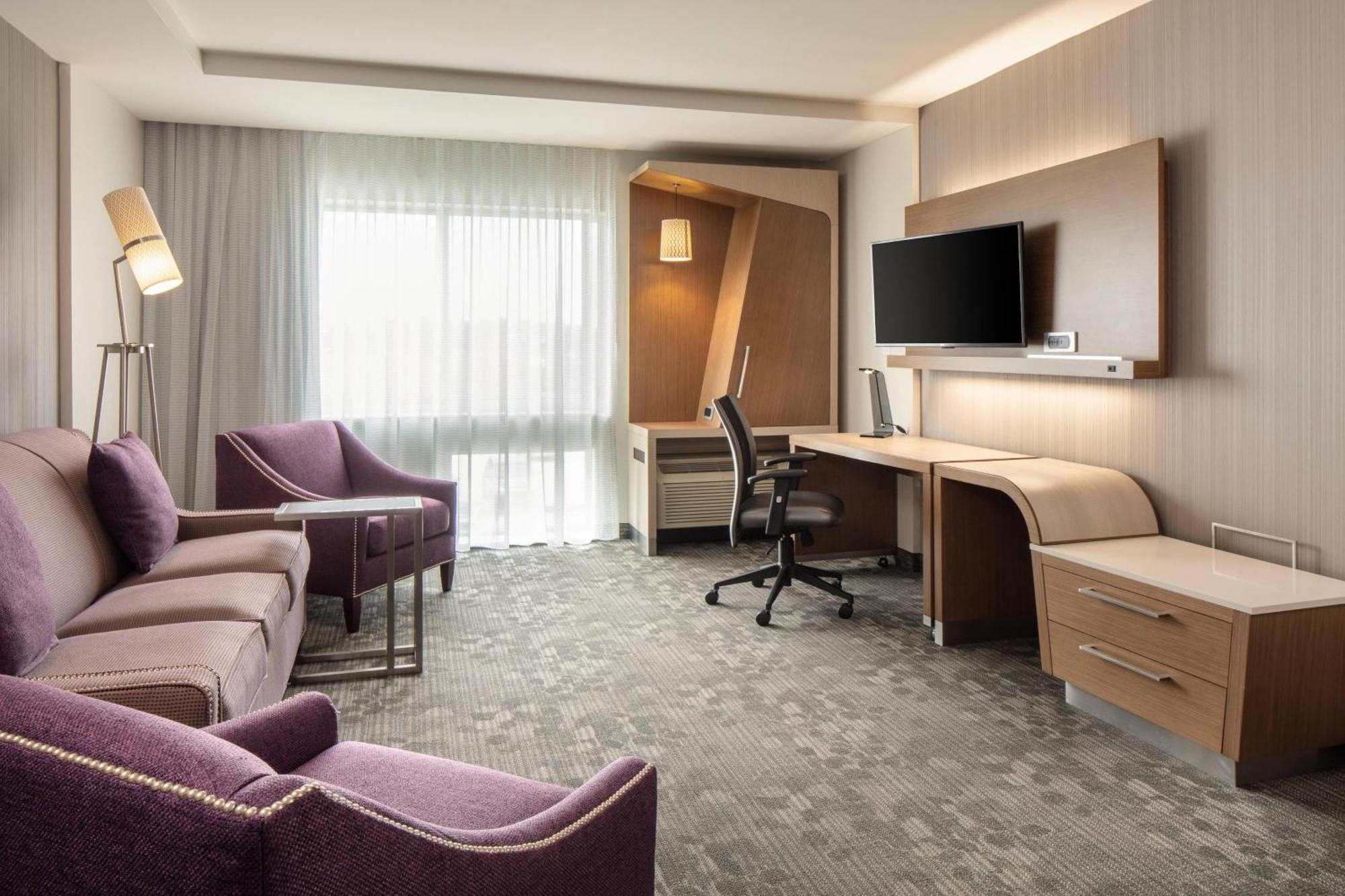 Courtyard By Marriott Omaha Bellevue At Beardmore Event Center Екстериор снимка