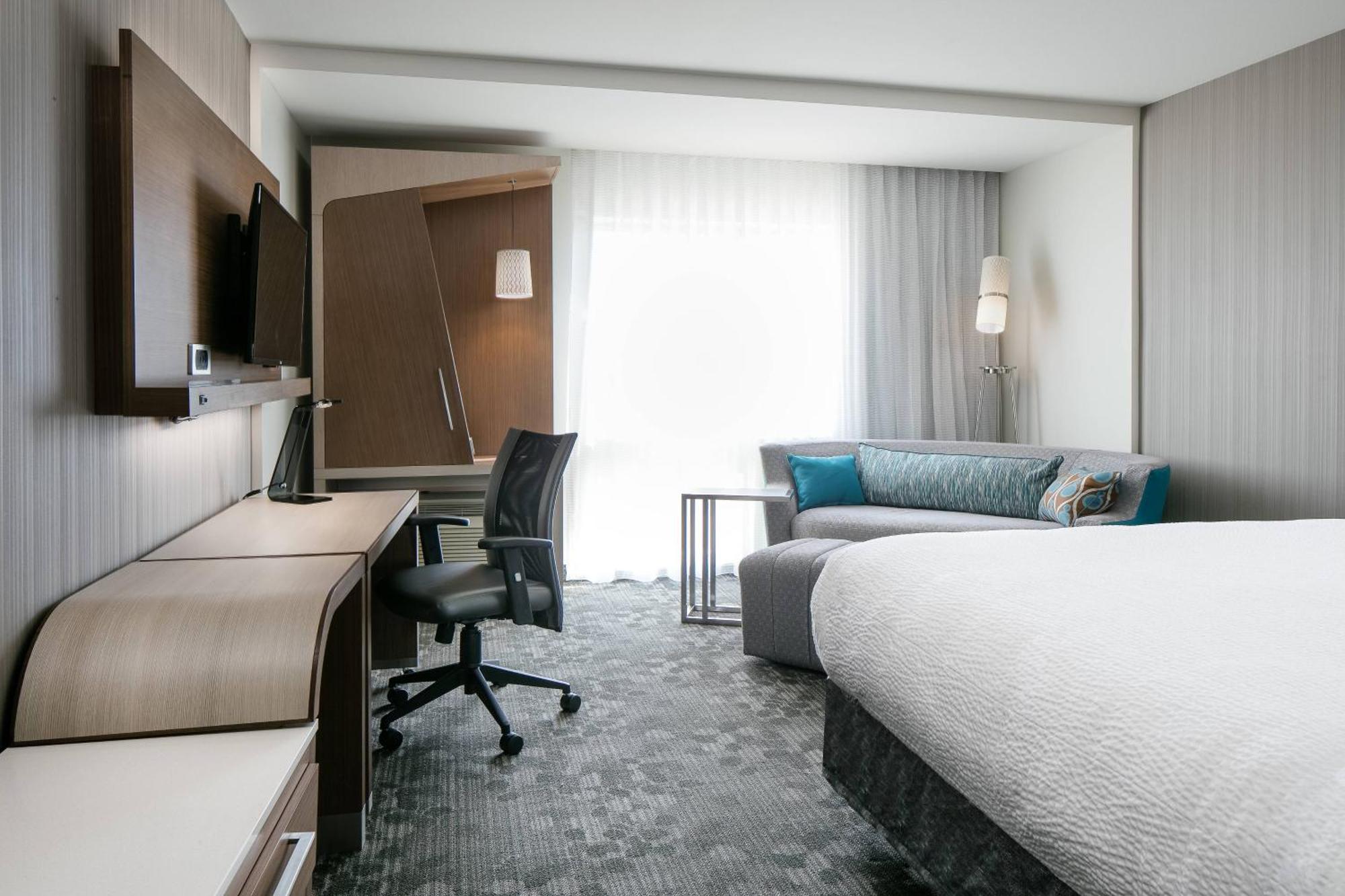 Courtyard By Marriott Omaha Bellevue At Beardmore Event Center Екстериор снимка
