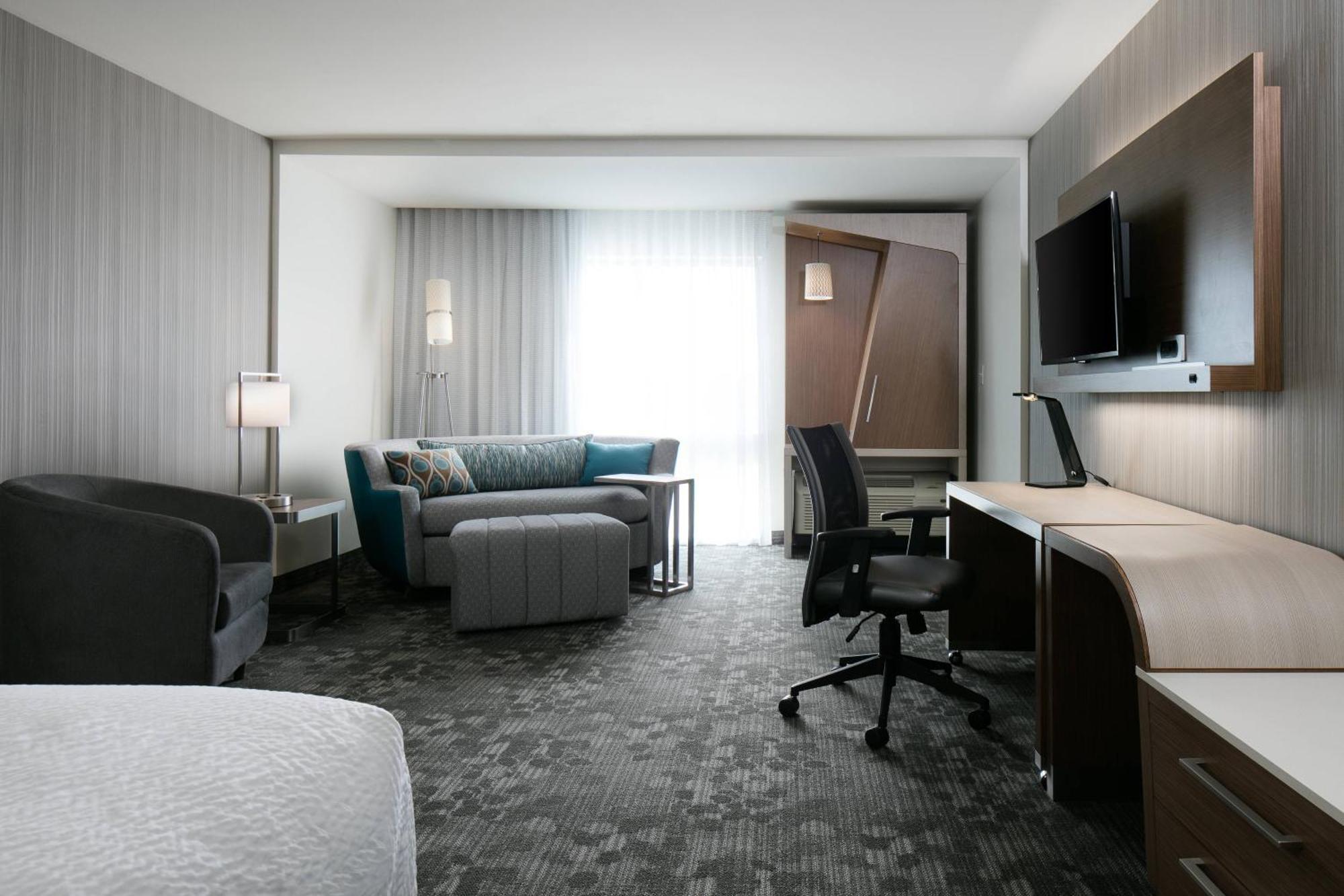 Courtyard By Marriott Omaha Bellevue At Beardmore Event Center Екстериор снимка