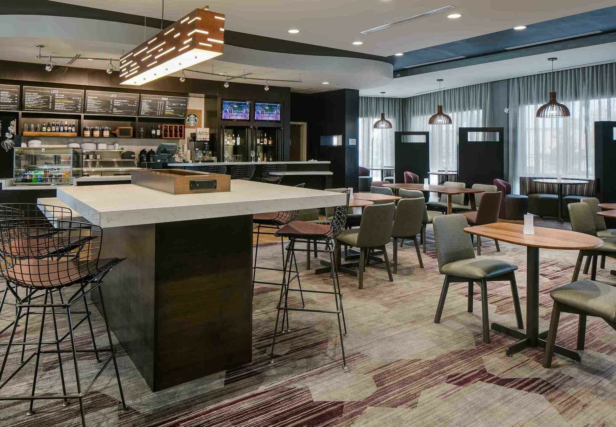 Courtyard By Marriott Omaha Bellevue At Beardmore Event Center Екстериор снимка