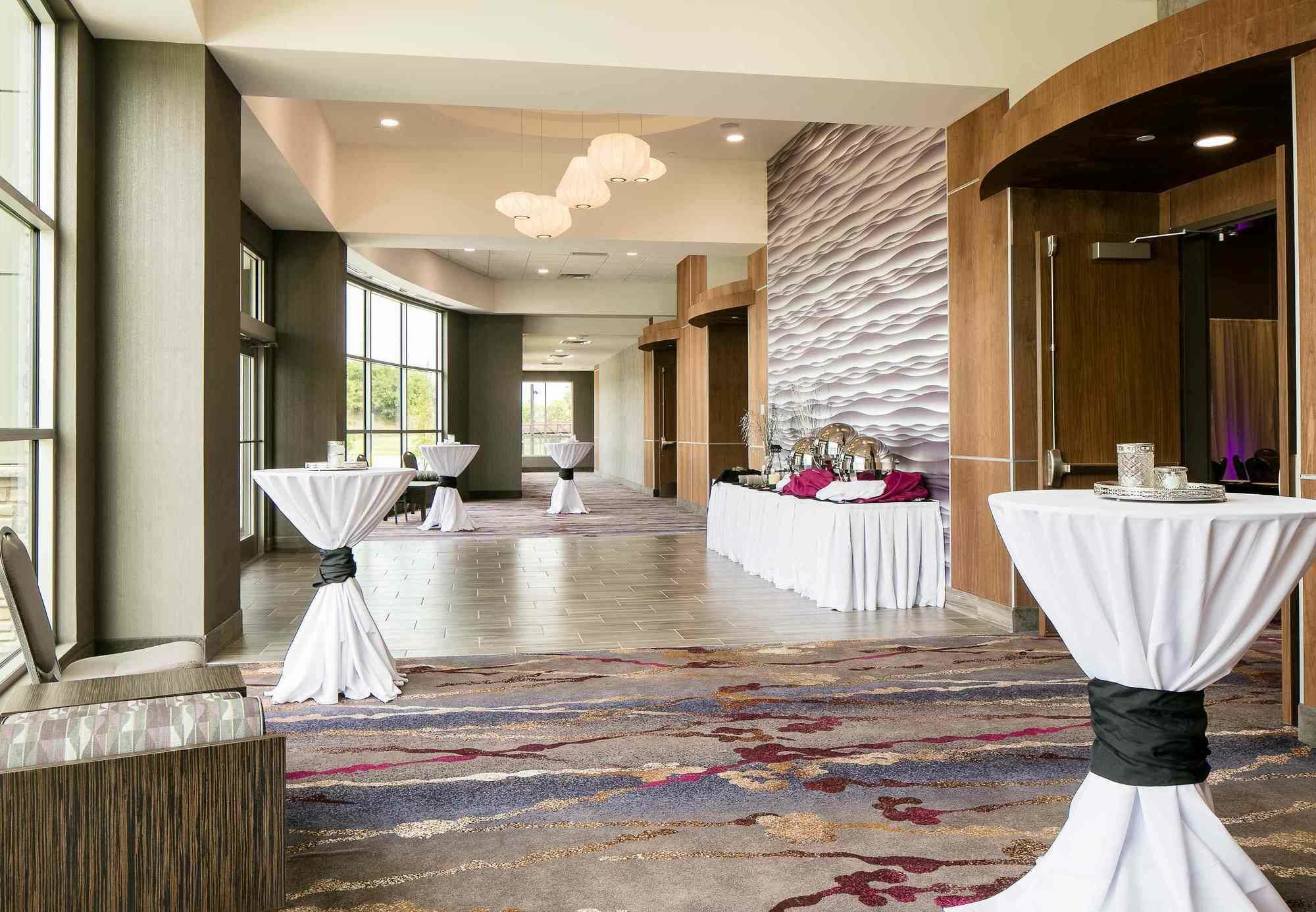 Courtyard By Marriott Omaha Bellevue At Beardmore Event Center Екстериор снимка